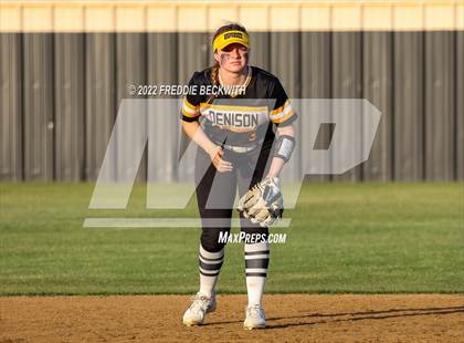 Thumbnail 3 in Memorial vs. Denison (UIL 5A Bi-District Playoff) photogallery.