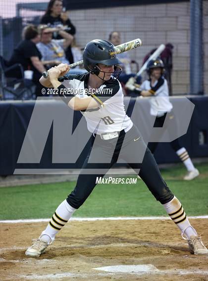 Thumbnail 3 in Memorial vs. Denison (UIL 5A Bi-District Playoff) photogallery.