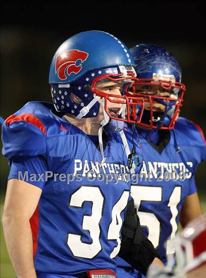 Thumbnail 2 in Van vs. Ford (Texas Bi-District Playoffs) photogallery.
