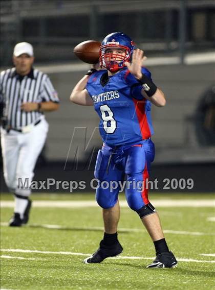 Thumbnail 3 in Van vs. Ford (Texas Bi-District Playoffs) photogallery.