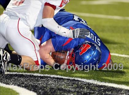 Thumbnail 3 in Van vs. Ford (Texas Bi-District Playoffs) photogallery.