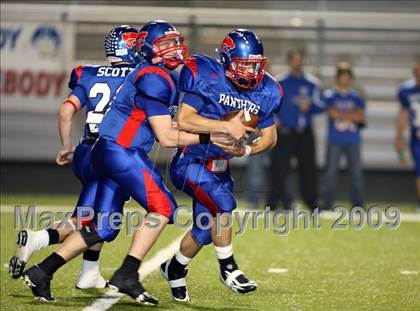 Thumbnail 3 in Van vs. Ford (Texas Bi-District Playoffs) photogallery.