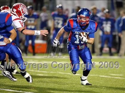 Thumbnail 2 in Van vs. Ford (Texas Bi-District Playoffs) photogallery.
