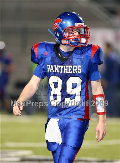 Thumbnail 2 in Van vs. Ford (Texas Bi-District Playoffs) photogallery.