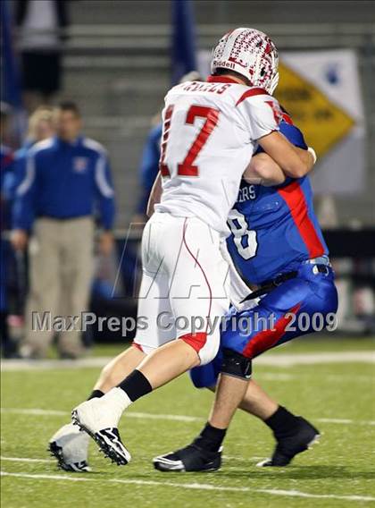 Thumbnail 1 in Van vs. Ford (Texas Bi-District Playoffs) photogallery.