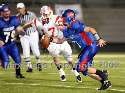 Thumbnail 3 in Van vs. Ford (Texas Bi-District Playoffs) photogallery.