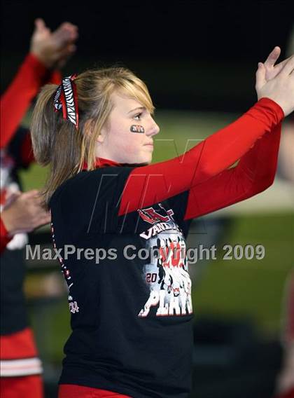 Thumbnail 2 in Van vs. Ford (Texas Bi-District Playoffs) photogallery.