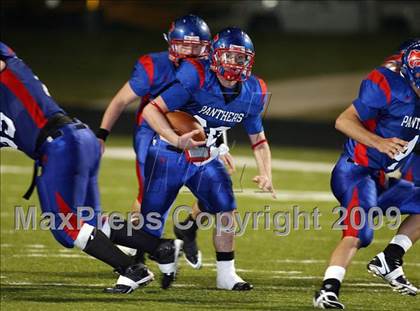 Thumbnail 2 in Van vs. Ford (Texas Bi-District Playoffs) photogallery.