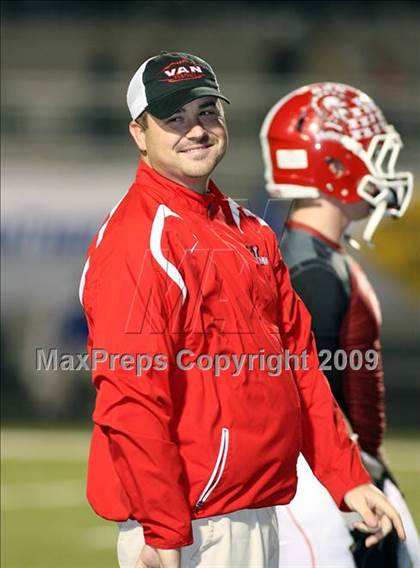 Thumbnail 1 in Van vs. Ford (Texas Bi-District Playoffs) photogallery.
