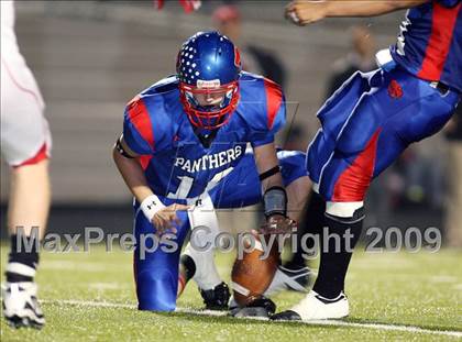 Thumbnail 2 in Van vs. Ford (Texas Bi-District Playoffs) photogallery.