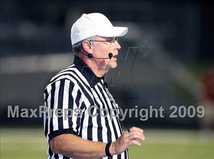 Thumbnail 1 in Van vs. Ford (Texas Bi-District Playoffs) photogallery.