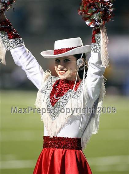Thumbnail 1 in Van vs. Ford (Texas Bi-District Playoffs) photogallery.