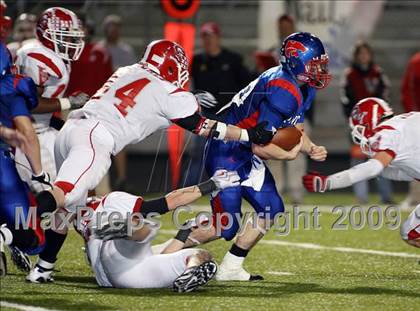 Thumbnail 1 in Van vs. Ford (Texas Bi-District Playoffs) photogallery.