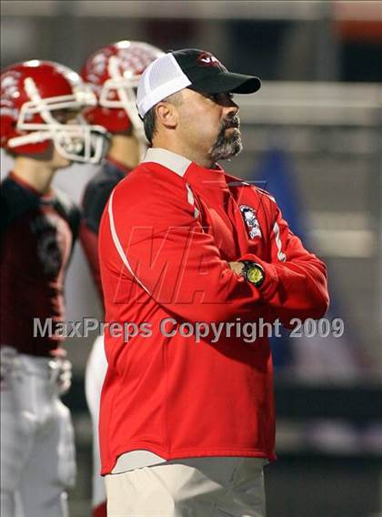 Thumbnail 2 in Van vs. Ford (Texas Bi-District Playoffs) photogallery.