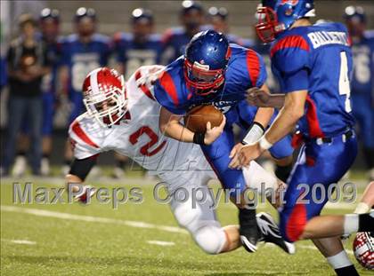 Thumbnail 1 in Van vs. Ford (Texas Bi-District Playoffs) photogallery.