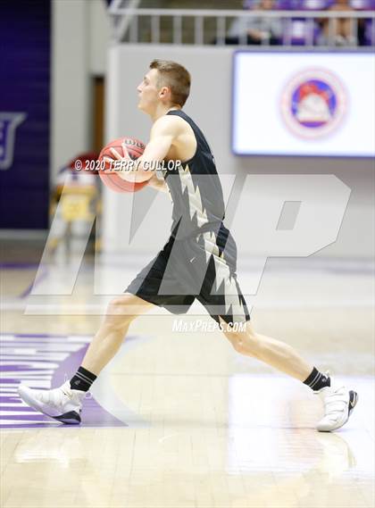 Thumbnail 2 in Desert Hills vs. Skyview (UHSAA 4A Semifinal) photogallery.