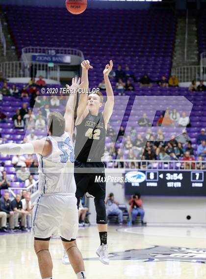 Thumbnail 2 in Desert Hills vs. Skyview (UHSAA 4A Semifinal) photogallery.