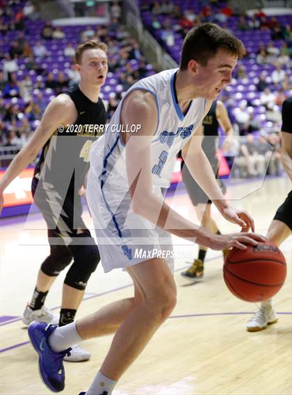 Thumbnail 1 in Desert Hills vs. Skyview (UHSAA 4A Semifinal) photogallery.