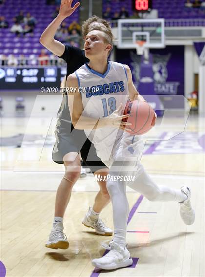 Thumbnail 1 in Desert Hills vs. Skyview (UHSAA 4A Semifinal) photogallery.