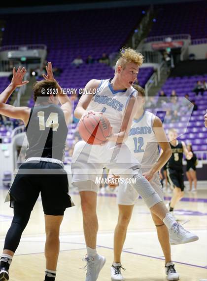 Thumbnail 1 in Desert Hills vs. Skyview (UHSAA 4A Semifinal) photogallery.