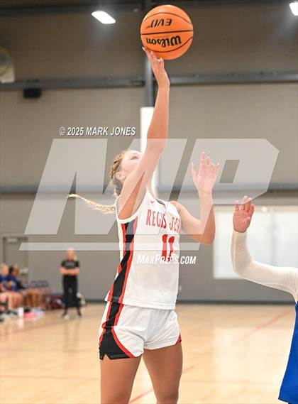 Thumbnail 3 in Regis Jesuit vs. Mesquite (Section 7) photogallery.