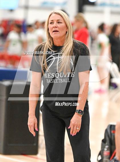 Thumbnail 3 in Regis Jesuit vs. Mesquite (Section 7) photogallery.