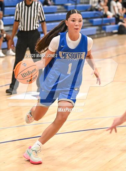 Thumbnail 3 in Regis Jesuit vs. Mesquite (Section 7) photogallery.
