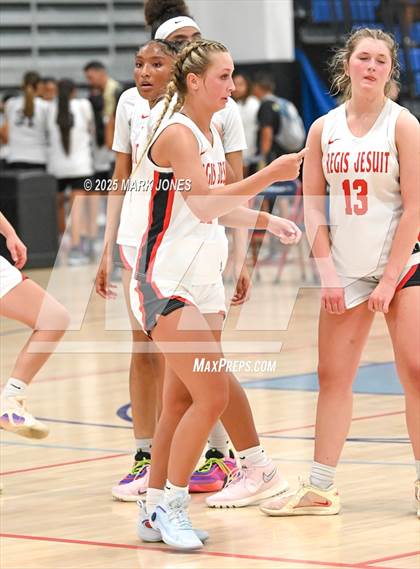 Thumbnail 3 in Regis Jesuit vs. Mesquite (Section 7) photogallery.