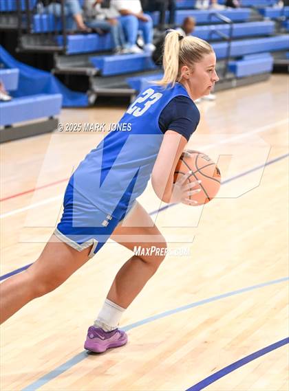 Thumbnail 2 in Regis Jesuit vs. Mesquite (Section 7) photogallery.