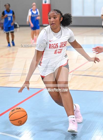 Thumbnail 3 in Regis Jesuit vs. Mesquite (Section 7) photogallery.