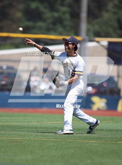 Thumbnail 2 in Canisius vs St. Joseph's Collegiate Institute (Georgetown Cup Finals) photogallery.