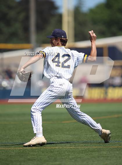 Thumbnail 3 in Canisius vs St. Joseph's Collegiate Institute (Georgetown Cup Finals) photogallery.