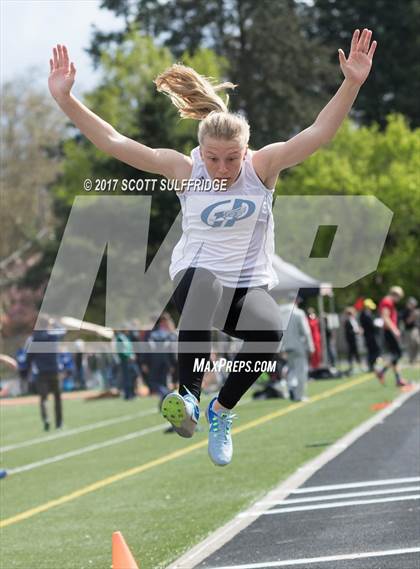 Thumbnail 1 in Jim Robinson Twilight Invitational photogallery.
