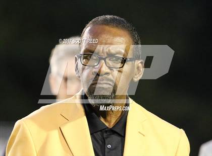 Thumbnail 3 in Oscar Smith vs. Vero Beach photogallery.