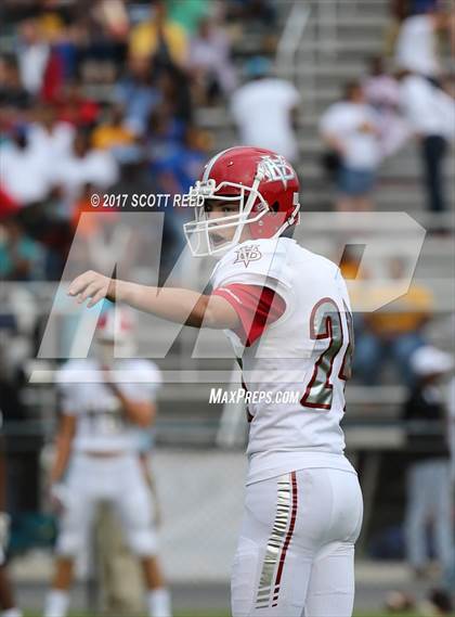 Thumbnail 3 in Oscar Smith vs. Vero Beach photogallery.