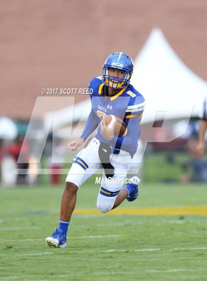 Thumbnail 2 in Oscar Smith vs. Vero Beach photogallery.