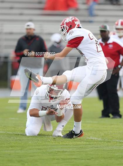 Thumbnail 2 in Oscar Smith vs. Vero Beach photogallery.