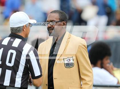 Thumbnail 2 in Oscar Smith vs. Vero Beach photogallery.