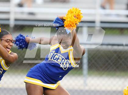 Thumbnail 3 in Oscar Smith vs. Vero Beach photogallery.