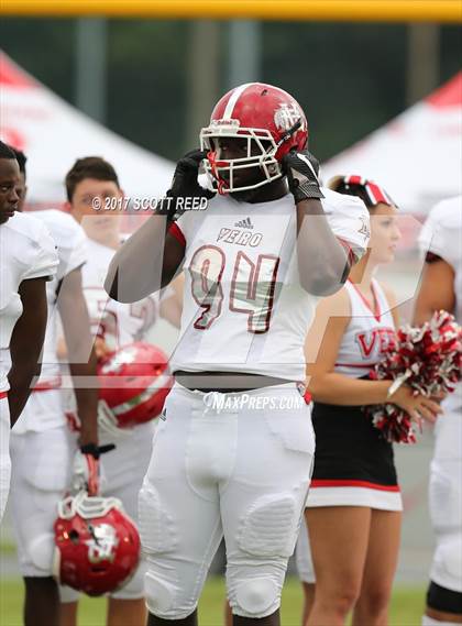 Thumbnail 3 in Oscar Smith vs. Vero Beach photogallery.