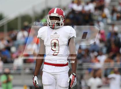Thumbnail 3 in Oscar Smith vs. Vero Beach photogallery.
