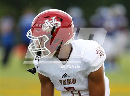 Thumbnail 2 in Oscar Smith vs. Vero Beach photogallery.