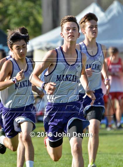 Thumbnail 2 in UNM Invitational photogallery.