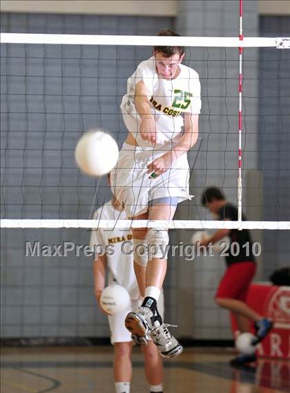 Thumbnail 3 in Mt. Carmel vs. Mira Costa (CIF SoCal D2 Volleyball Final) photogallery.