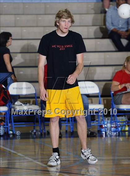 Thumbnail 3 in Mt. Carmel vs. Mira Costa (CIF SoCal D2 Volleyball Final) photogallery.