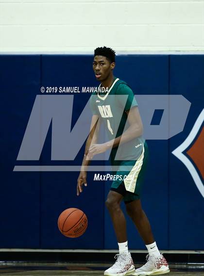 Thumbnail 2 in Chaminade vs. St. Vincent-St. Mary (Marianist Classic) photogallery.