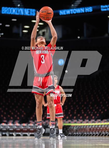 Thumbnail 2 in Art & Design vs. Newtown (Barclays Center) photogallery.