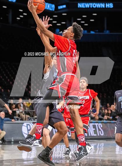 Thumbnail 3 in Art & Design vs. Newtown (Barclays Center) photogallery.
