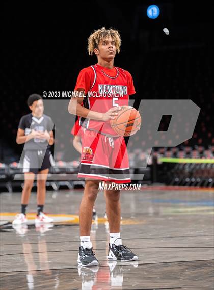 Thumbnail 3 in Art & Design vs. Newtown (Barclays Center) photogallery.
