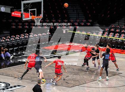 Thumbnail 1 in Art & Design vs. Newtown (Barclays Center) photogallery.